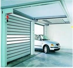Porta di garage di sicurezza di acciaio galvanizzato di alta qualità per residenziali / magazzini / garage ecc.