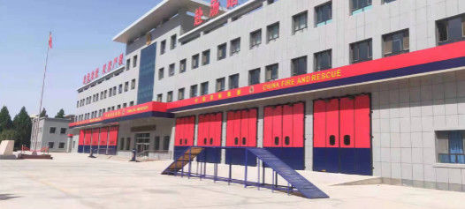 comprare Porte pieghevoli per pompieri di colore rosso / blu ISO 9001 Porte pieghevoli industriali online manufacture