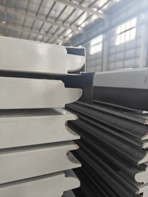 comprare Livello di protezione del motore IP55 Porte industriali scorrevoli a soffietto durevoli Tipo di porta scorrevole per applicazioni industriali e per impieghi gravosi online manufacture
