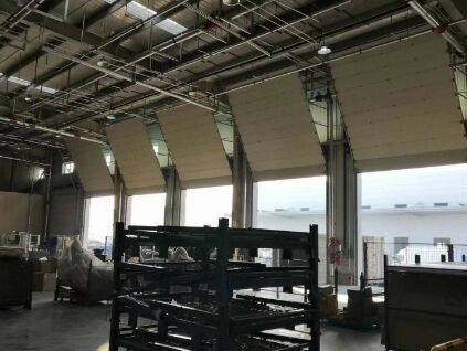 comprare Porta Sezionale Industriale Scorrevole con Finitura Superficiale Liscia Adatta per Fabbriche e Magazzini Commerciali online manufacture