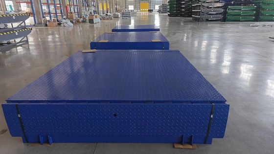 Livellatore idraulico di dock per camion grigio per facile carico e scarico IP55