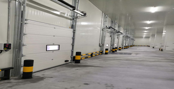 Portone per garage di magazzino