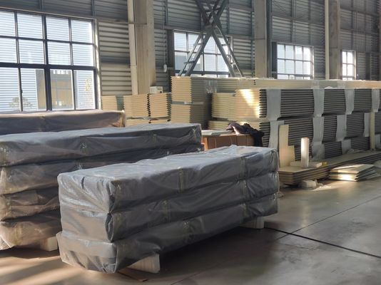 Porte di garage sezionali con dispositivi anti rottura della molla e anti rottura della corda
