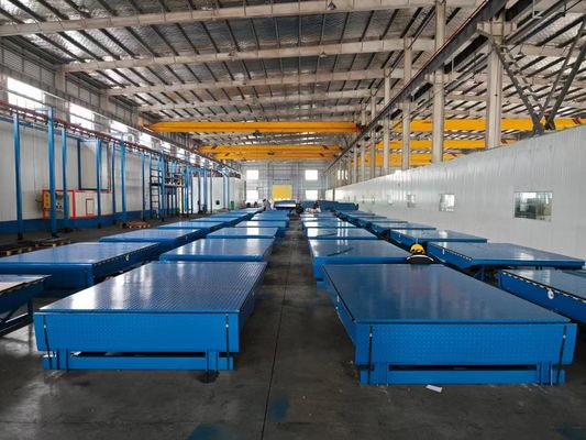 Moderna logistica piattaforme di carico e scarico