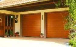 Venda a caldo porta di garage sezionale con pannello di schiuma in PU isolato in acciaio