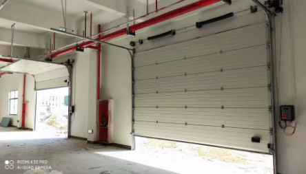 Portelli di garage sezionali di taglia personalizzata La soluzione ideale per il garage