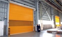 Porta ad alta velocità a rotolamento rapido per deposito a freddo isolata e resistente al vento