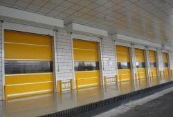 Porte isolanti ad alta velocità per congelatori e camere frigorifere affidabili e durevoli