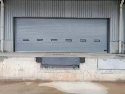 Logistica Livellatore idraulico del molo Scarico carico statico del porto 13600kg