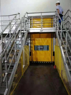 Porta rapida industriale isolante spessore 1,5 mm con finestra trasparente