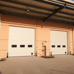 Porte di garage o porte sezionali per magazzini e banchine di carico